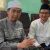 Kebersamaan Ustadz Solmed dengan Calon Bupati Garut dr Helmi Budiman saat beraktivitas di Garut, Jumat (20/9/2