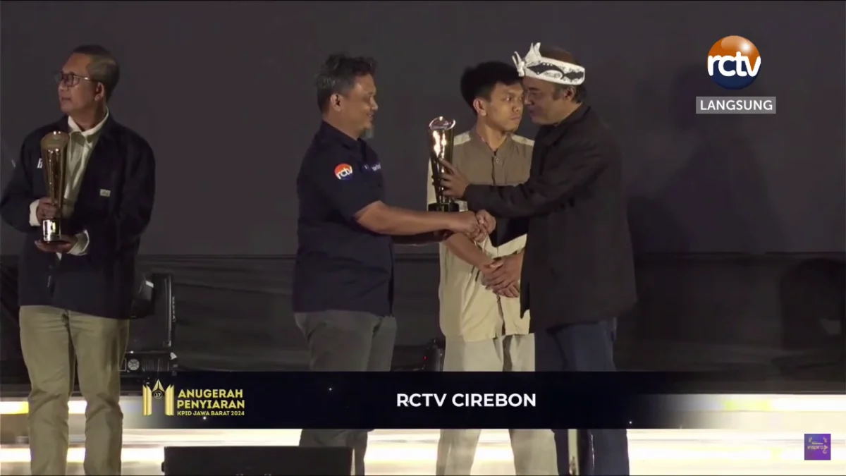 RCTV mendapatkan penghargaan di malam anugerah