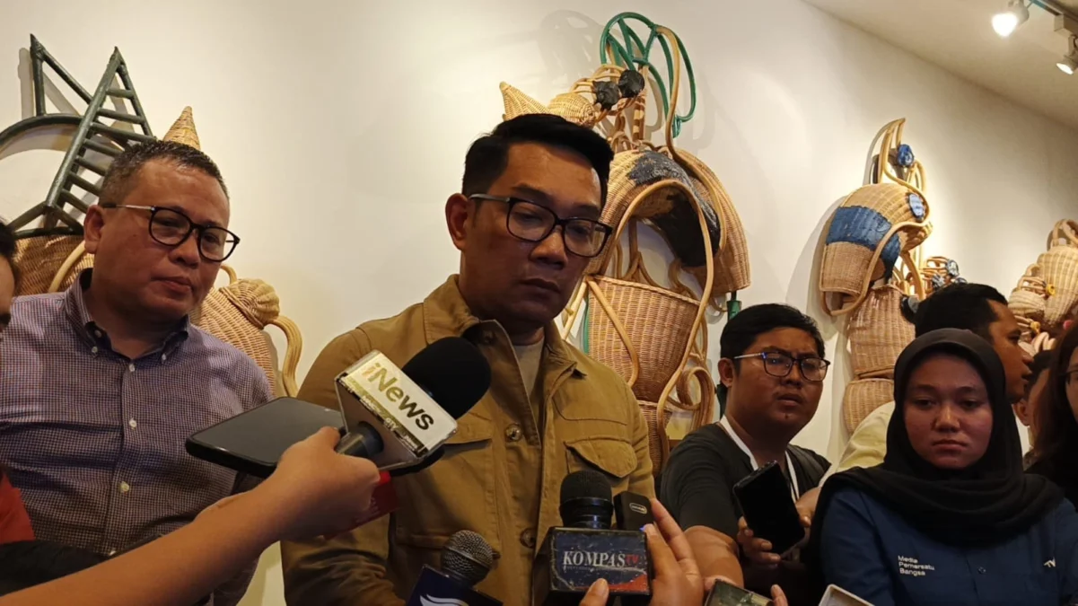 Janji Kenaikan Gaji Guru Honorer: Ridwan Kamil Tanggapi Komitmen Pramono Anung-disway.id/Fajar Ilman-