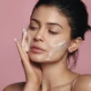 10 Rekomendasi Facial Wash yang Bagus untuk Kulit Berjerawat