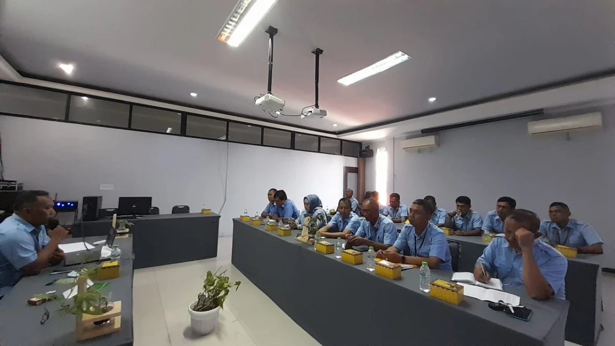 Direktur Teknik PDAM Tirta Intan Garut gelar rapat untuk meningkatkan kualitas pelayanan dan kepuasan pelangga