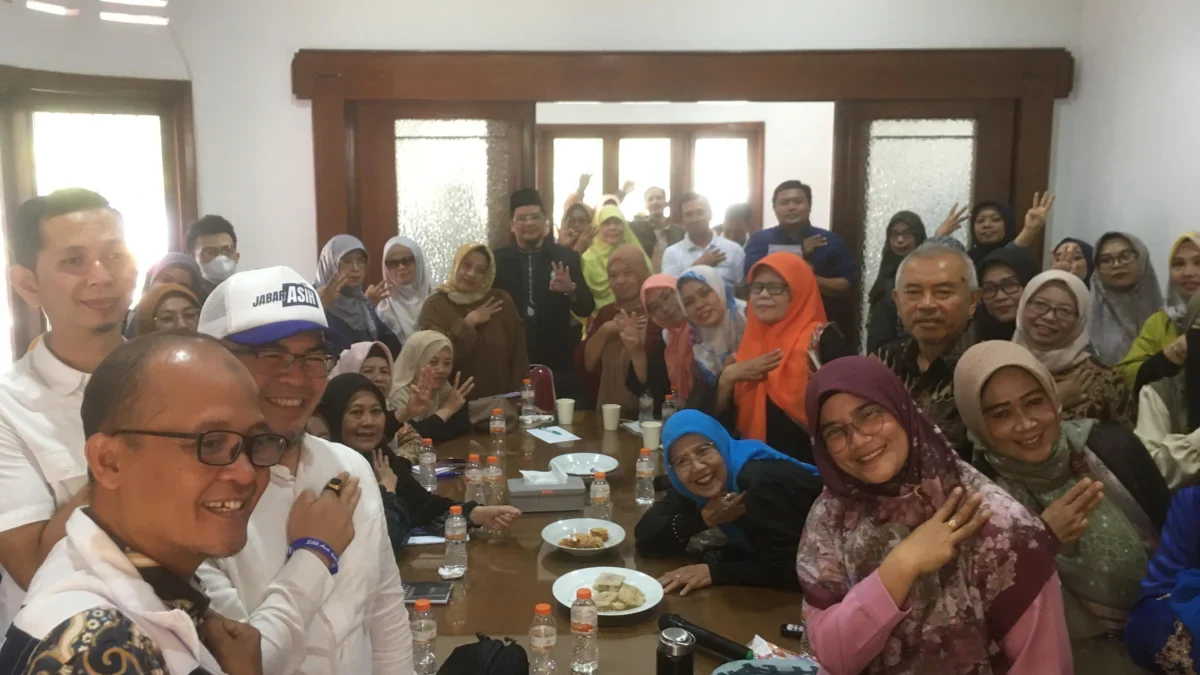 acara dialog bersama Forum Kerja Sama Pengurus Komunitas Pedagang, Koperasi dan UMKM se-Kota Bandung yang berl