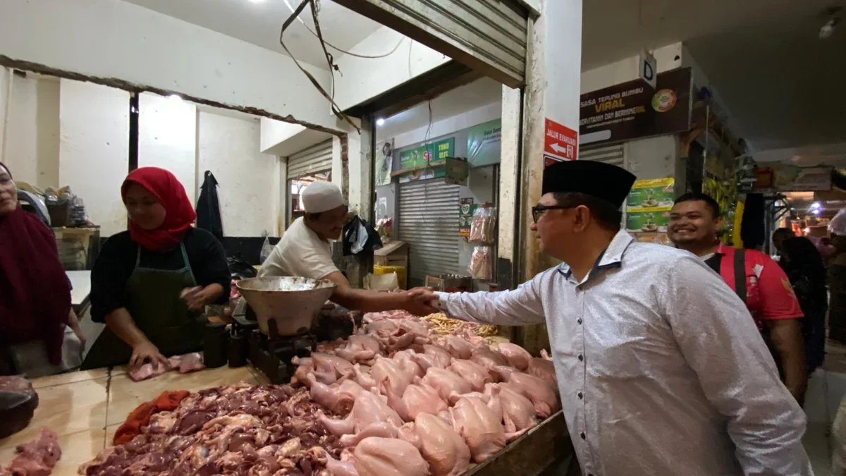 Abdussy Syakur Amin Calbup nomor urut 2, kunjungi pasar tradisional Samarang terima keluhan para pedagang.