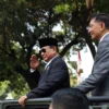 Prabowo dan Menhan Sjafrie naik Maung pasca sertijab dengan Menhan yang baru Sjafrie Syamsoedin-Kantor Komunik