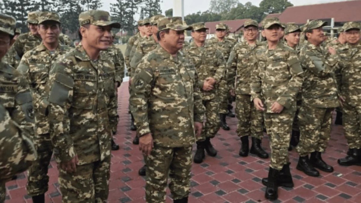 Presiden Prabowo Subianto pimpin pembukaan pembekalan akmil Menteri Kabinet Merah Putih di Magelang.--Dok. PCO