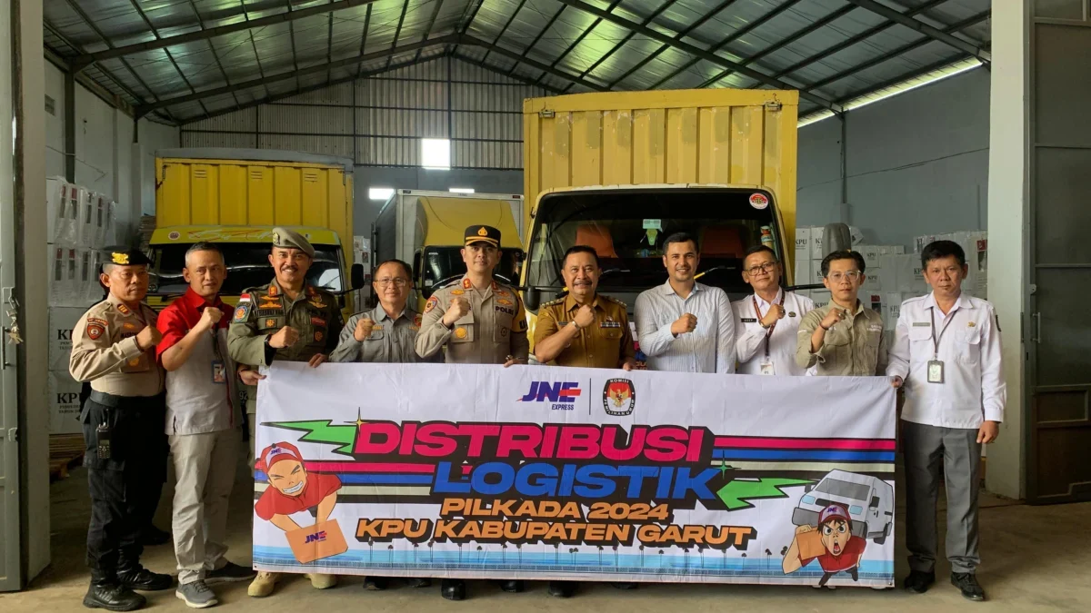 distribusi logistik Pilkada disaksikan Pj Bupati Garut dan jajaran Forkopimda