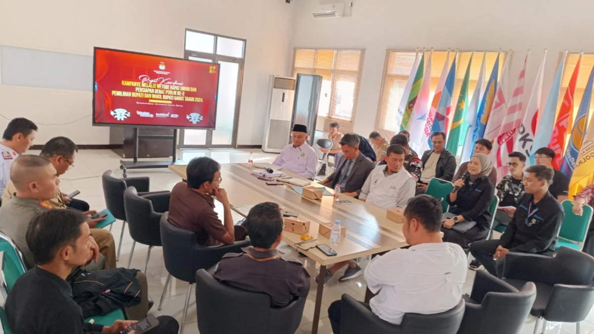 KPU Garut menggelar rapat koordinasi dengan sejumlah pihak terkait debat publik calon bupati