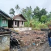 Yudha Puja Turnawan mengunjungi rumah Ayi yang ludes kebakaran