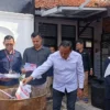 KPU Garut memusnahkan surat suara yang rusak