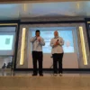 Abdusy Syakur dan Putri Karlina ketika penghitungan suara cepat di aula Musaddadiyah, 27 November 2024