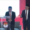 Helmi Budiman dan Yudi Nugraha menyampaikan closing statement di debat publik