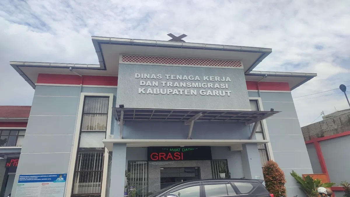 Kantor Disnakertrans Kabupaten Garut (Rizka/Radar Garut)