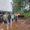 Pj Bupati Garut mengunjungi lokasi banjir lumpur di Cisurupan