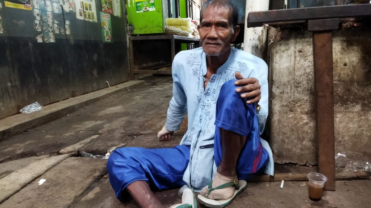 Sumpena, pengemis di pasar Ciawitali Garut