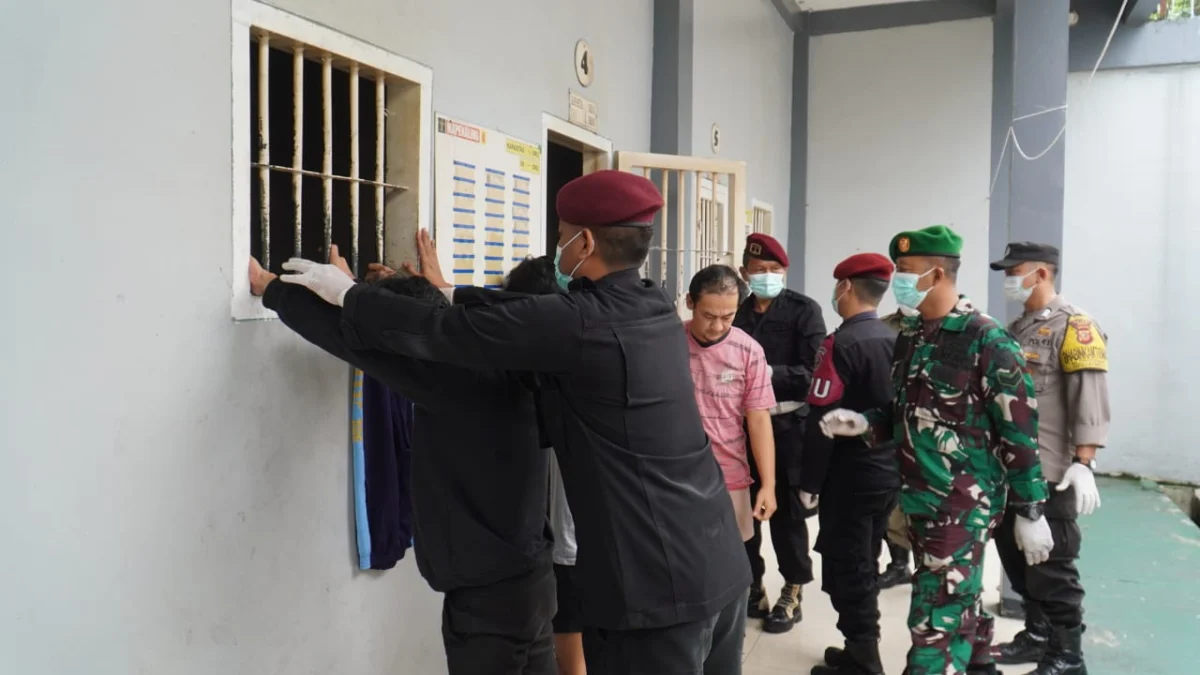 Lapas Garut bersama APH melakukan razia gabungan Senin 23 Desember 2024