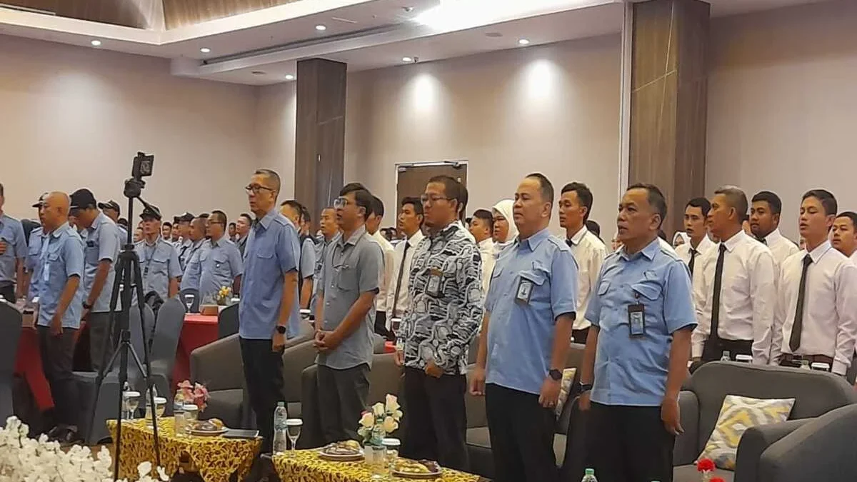 Pegawai Perumda Tirta Intan Garut mendapatkan pembinaan