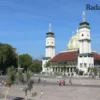 alun-alun Garut dan masjid agung, salah satu ikon Kabupaten Garut