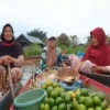 Kuliner terapung (youtube Acil Pantun)