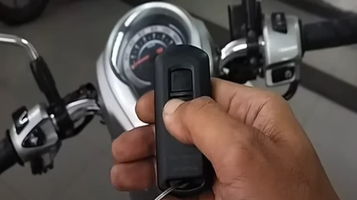 Cara Mengaktifkan Anti-Theft Alarm pada Motor Scoopy