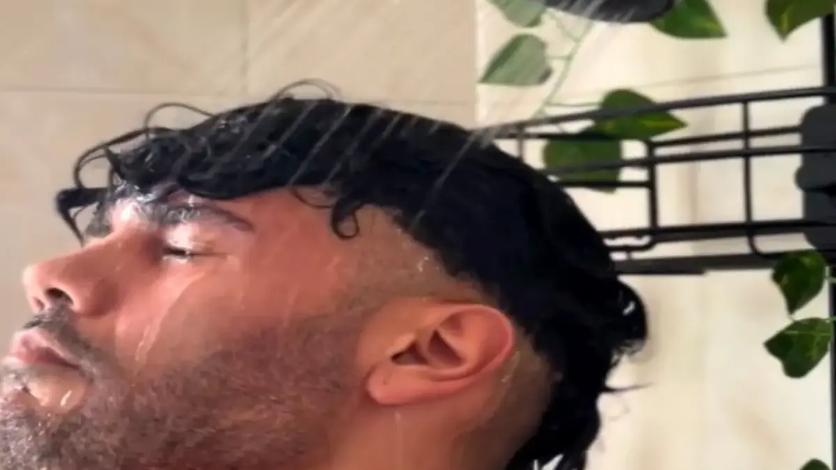 Sering Keramas Setiap Hari? Hati-Hati, Ini 5 Dampak Buruknya untuk Rambut!