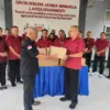 Kementerian Imigrasi dan Pemasyarakatan Republik Indonesia menyalurkan bansos kepada pegawai Lapas Garut