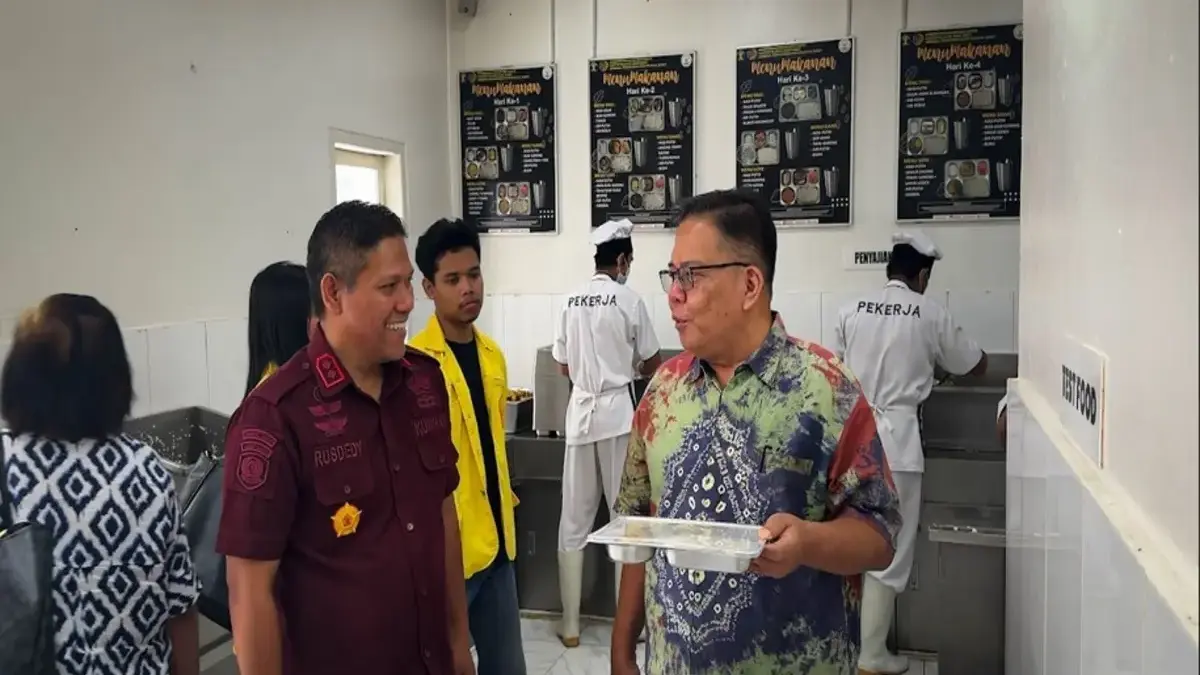 Guru Besar Kriminologi FISIP Universitas Indonesia, Prof. Adrianus Meliala berkunjung ke Lapas Garut