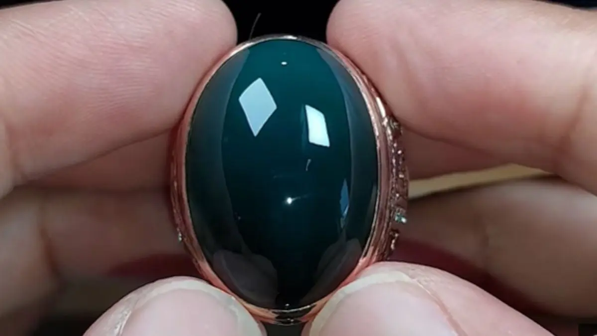 Keunikan Batu Bacan: Dari Hijau Pekat Jadi Kristal Bening, Harga Bisa Tembus Miliaran