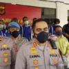 Kapolres Sukabumi Kota SY Zainal Abidin (tengah) bersama jajarannya saat memberikan keterangan pers pengungkapan kasus narkoba