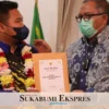 Atlet Berprestasi Terima “Kadeudeuh” di Momen Sumpah Pemuda