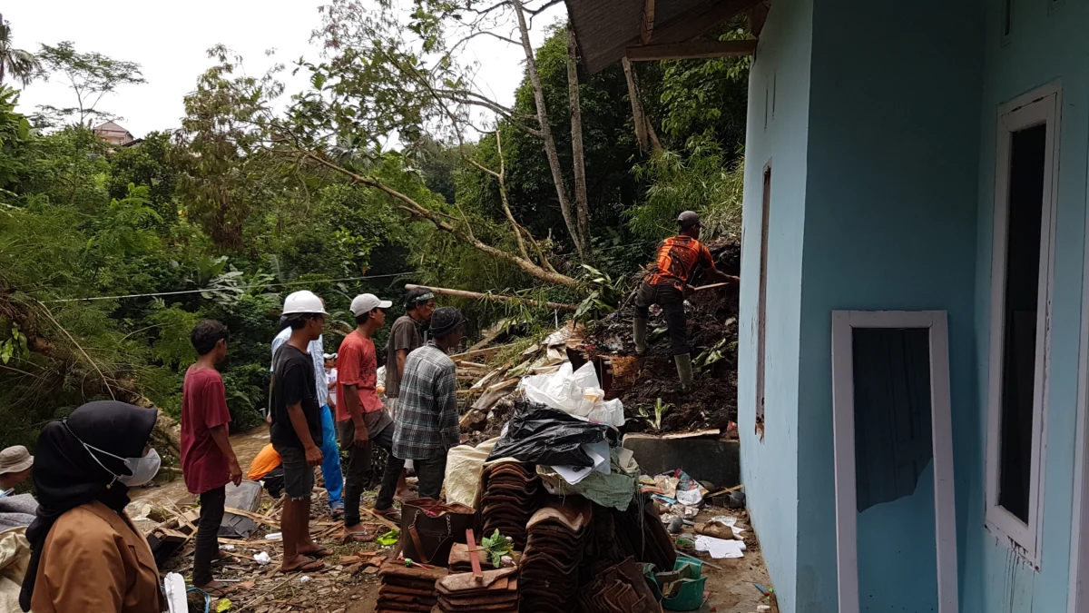 Bencana Terparah, Banjir dan Tanah Longsor Terjadi di 54 Lokasi di 7 Kecamatan