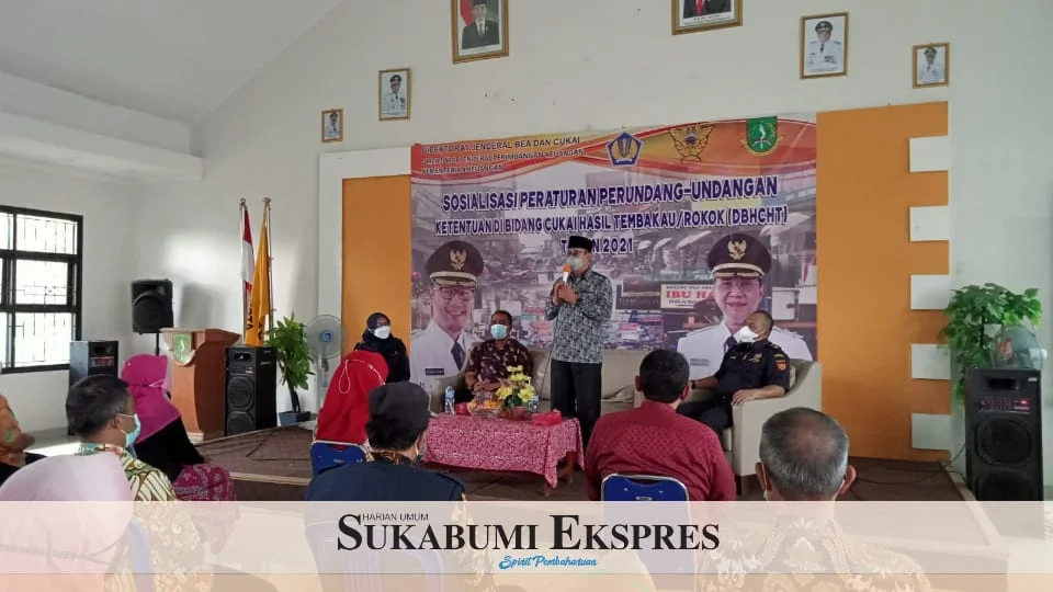 Wali Kota Sukabumi, Achmad Fahmi, membuka kegiatan sosialisasi peraturan dana bagi hasil cukai hasil tembakau (DBHCHT) di Aula Kecamatan Warudoyong, kemarin (11/11).