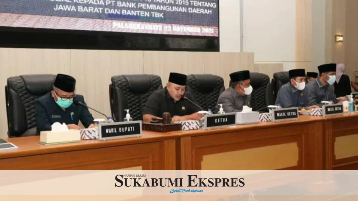 DPRD Kabupaten Sukabumi menggelar rapar paripurna yang dihadiri wakil Bupati menetapkan dua aturan Raperda APBD 2022 dan Perda