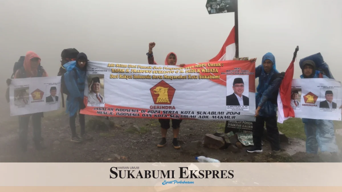 Keren, Dukungan untuk Prabowo dan DRW Maju di Pilwakot Sukabumi Berkibar di Puncak Gunung Gede