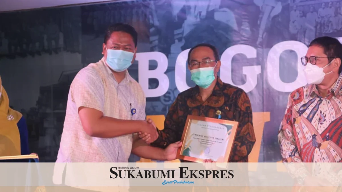 Pemkab Terima Penghargaan Bea Cukai Customs Award 2021