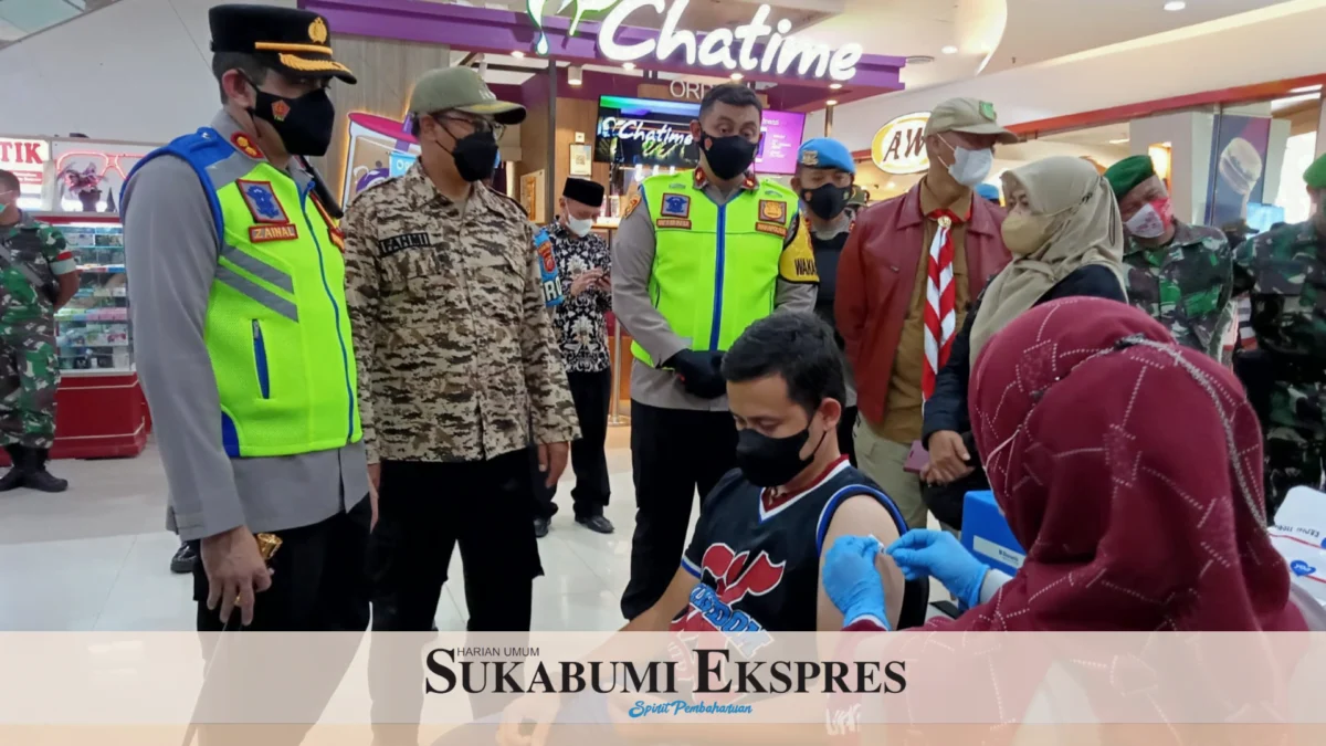 Buka Layanan Vaksinasi dan Tes Usap bagi Pengunjung Mall