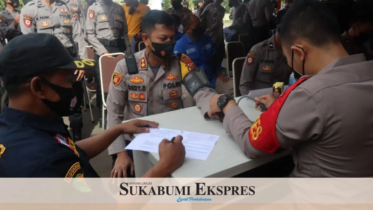 Ratusan Polisi di Palabuhanratu