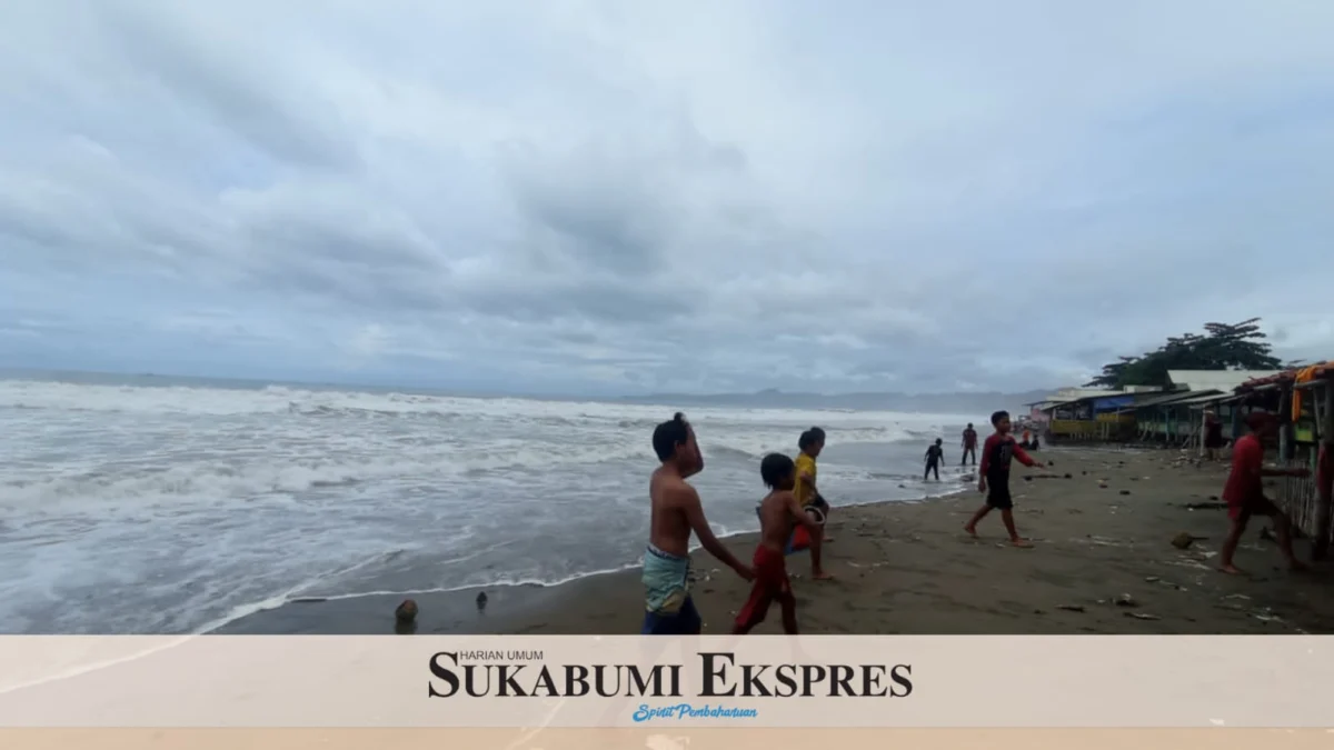 Ombak Pantai Palabuhanratu