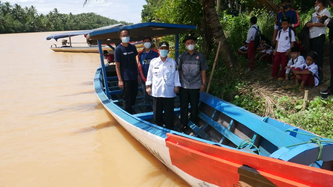 Ridwan Kamil Berikan Bantuan