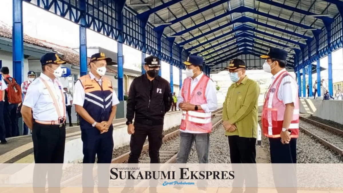 Menhub Tinjau Sarana Stasiun