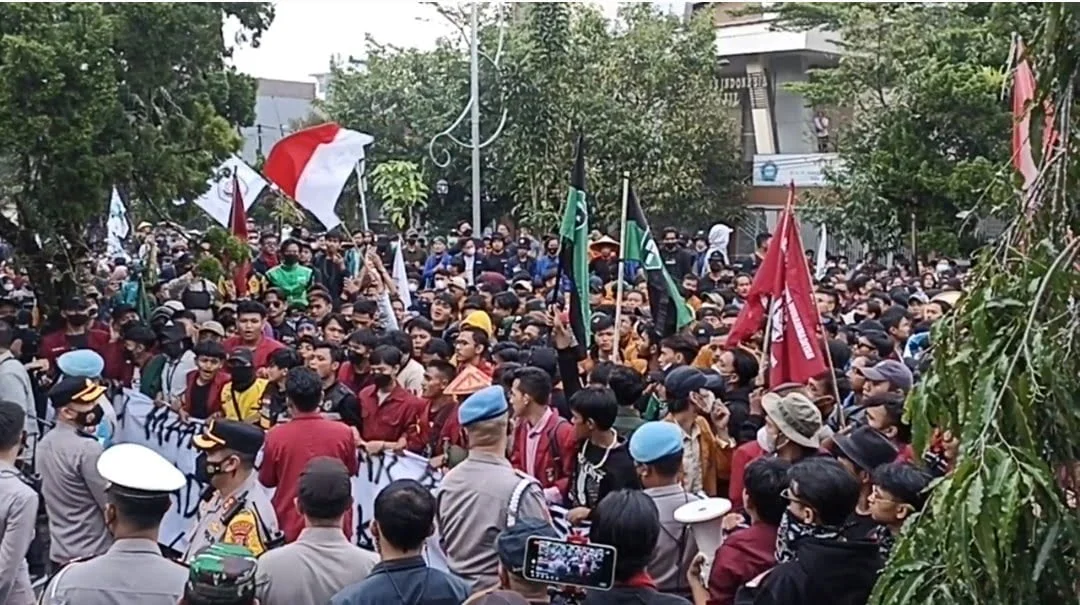 Aksi Demo Berlanjut