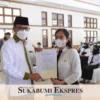 Sebanyak 97 calon PNS formasi 2021 di Pemkot Sukabumi menerima Surat Keputusan (SK) pengangkatan dari Wali Kota. Penyerahan dilakukan di Gedung Korpri