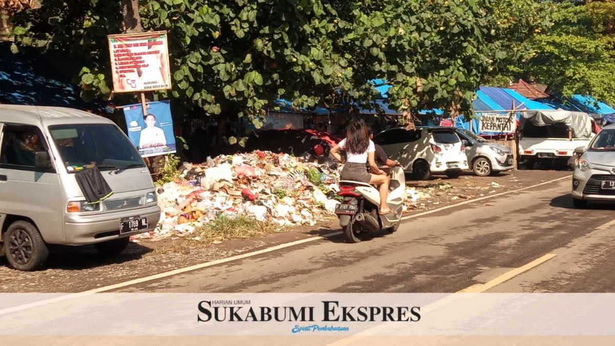 Membludaknya wisatawan selama libur Idulfitri 1443 Hijriyah berdampak terhadap meningkatnya produksi sampah di Kabupaten Sukabumi