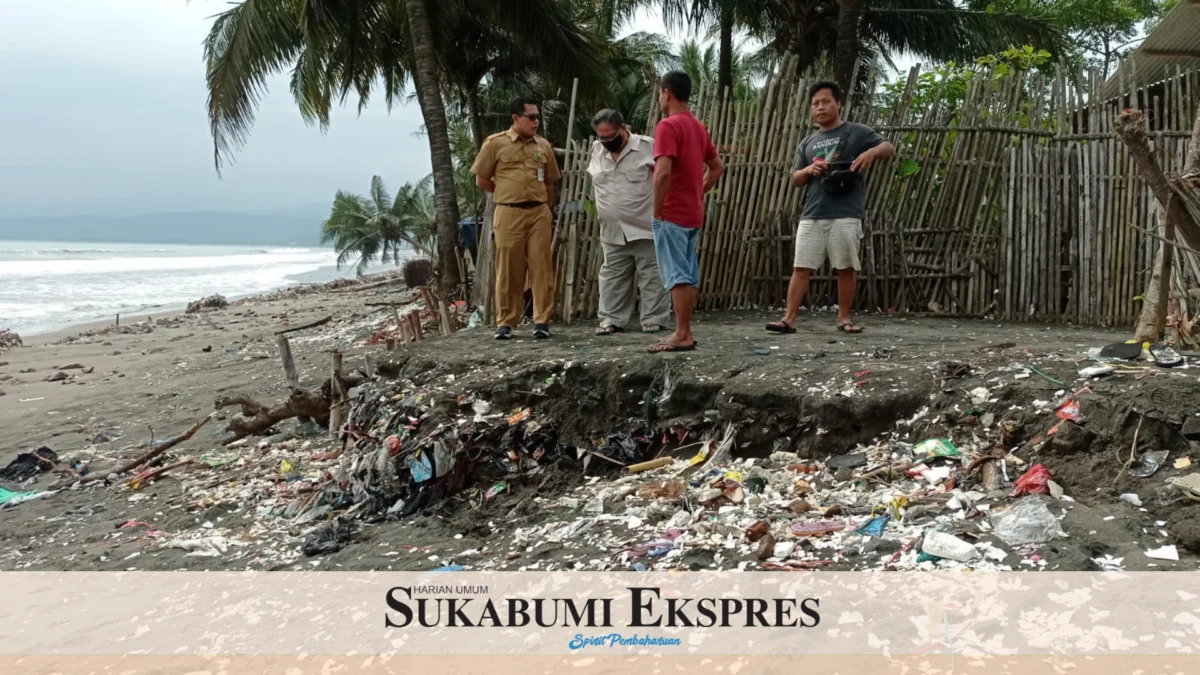 Ratusan Meter Pantai Cipatuguturan Abrasi