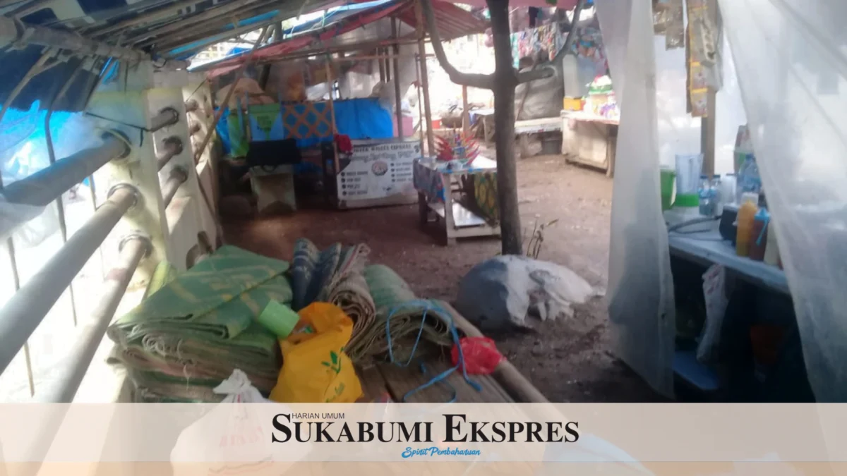 Sungai Cipanas Meluap, Hanyutkan Barang Milik Pedagang di Geyser Cisolok