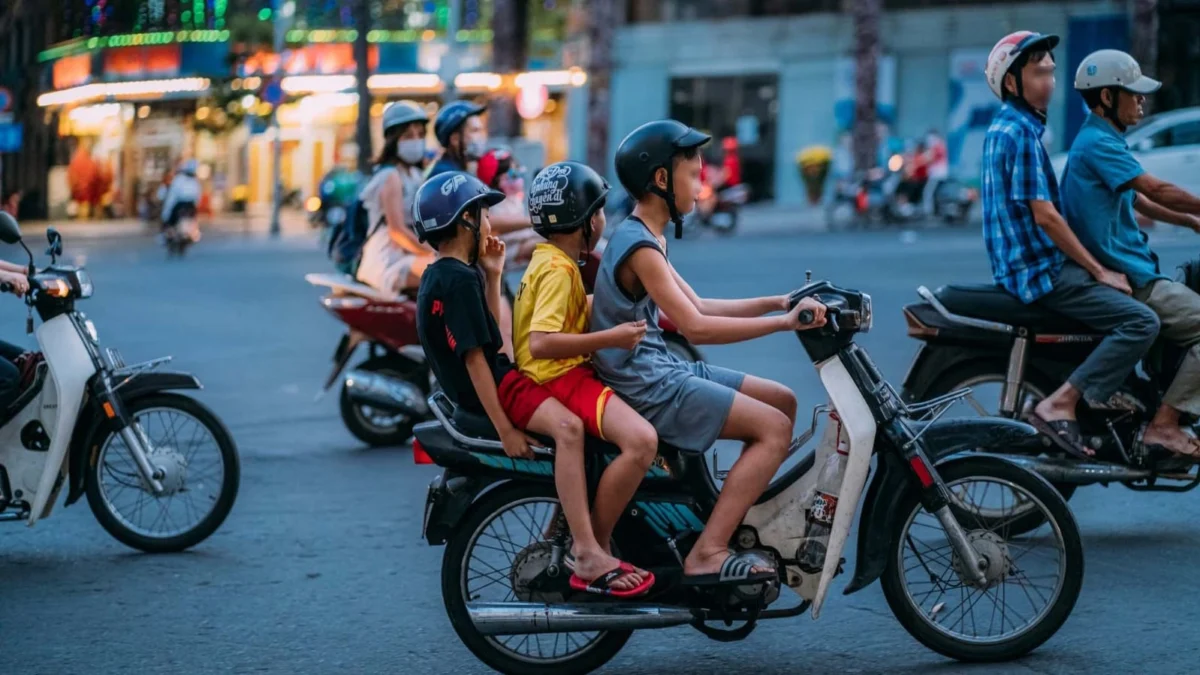 Polisi Larang Pengendara Sepeda Motor Pakai Sandal Jepit, Ini Alasannya