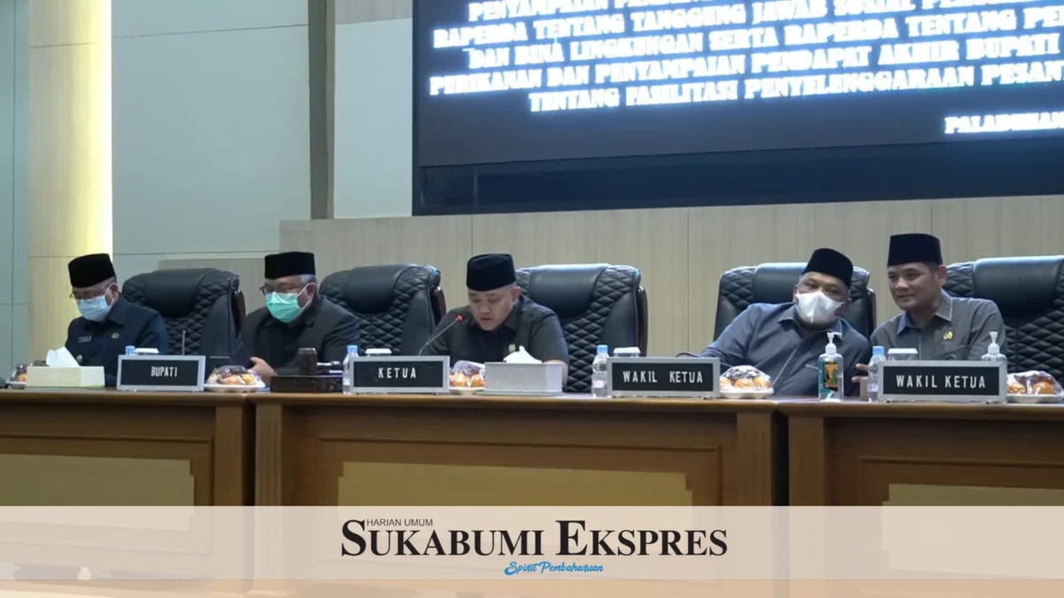 Fraksi DPRD Berikan Pandangan Umum Atas Penjelasan Dua Raperda