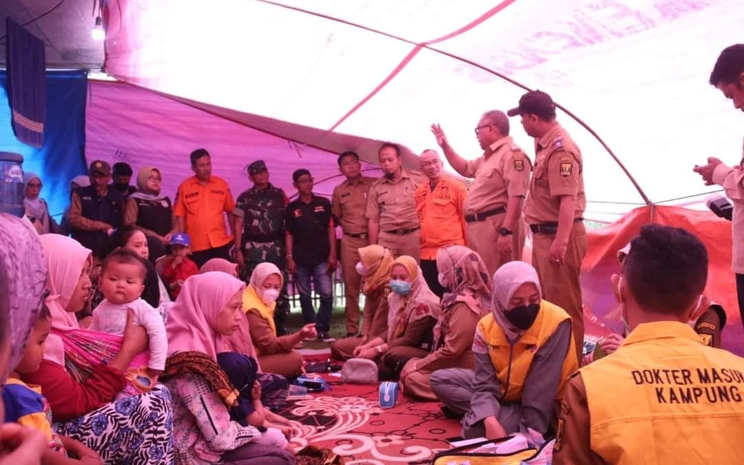 Bupati Tinjau Lokasi Terdampak Gempa di Sukalarang