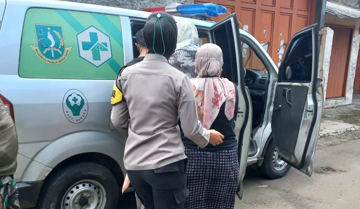 Resahkan Warga, ODGJ Dievakuasi Polisi ke Rumah Sakit