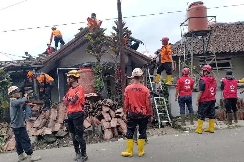 Segera Relokasi Warga ke Huntara, Korban Pergerakan Tanah di Kampung Nyalindung