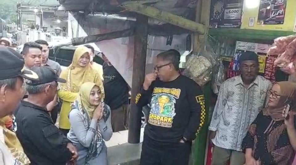 Sigap, Bupati Tinjau Warga Korban Pergerakan Tanah di Pasirsuren